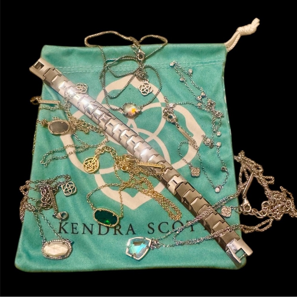 Kendra Scott pendant necklaces~ YOU CHOOSE
